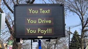 Carousel image 3cf1ff03b6d79b755ecc 3ac7de456ad012011d73 texting and driving