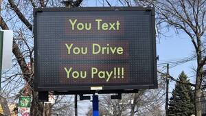 Carousel image 89973fe857677e2e3996 3ac7de456ad012011d73 texting and driving