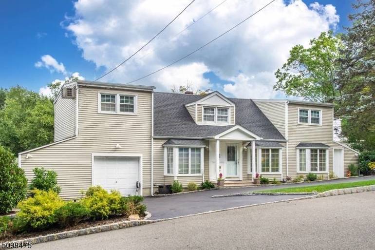 56 Mayfair Drive.jpg