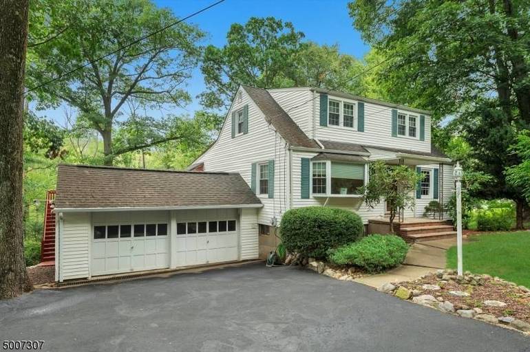 79 Taylortown Road.jpg