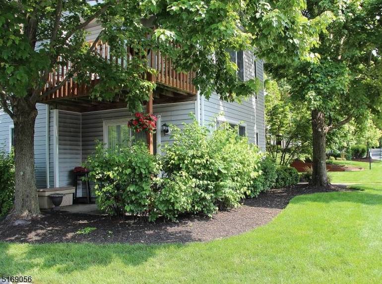 81 Stonyridge Drive.jpg