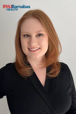 Carousel image 162a139378c71b12b704 best crop e341485ee0d8ee29a6ce amy piacente desch  branded headshot