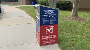Carousel image 40509206fb26a6f804b6 27e3dca30bfb33a8a04a 3b47ad9cf914a4236168 ballot box