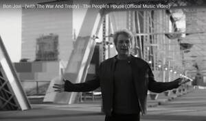 Carousel image 38febb35a7ee02a16edc best crop fd03fbc306db29841161 bon jovi00