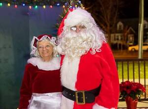Carousel image cab1074e88cd86e40735 best crop 96177e080e30d97d505f carteret christmas santa