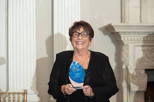 Carousel image 4891663fc3f0df18f738 best crop 1c9f82b1baa4c21087ba connie with award
