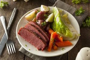 Carousel image de7aea667cab1aeadba8 c808e5b94044a25b3121 corn beef and cabbage