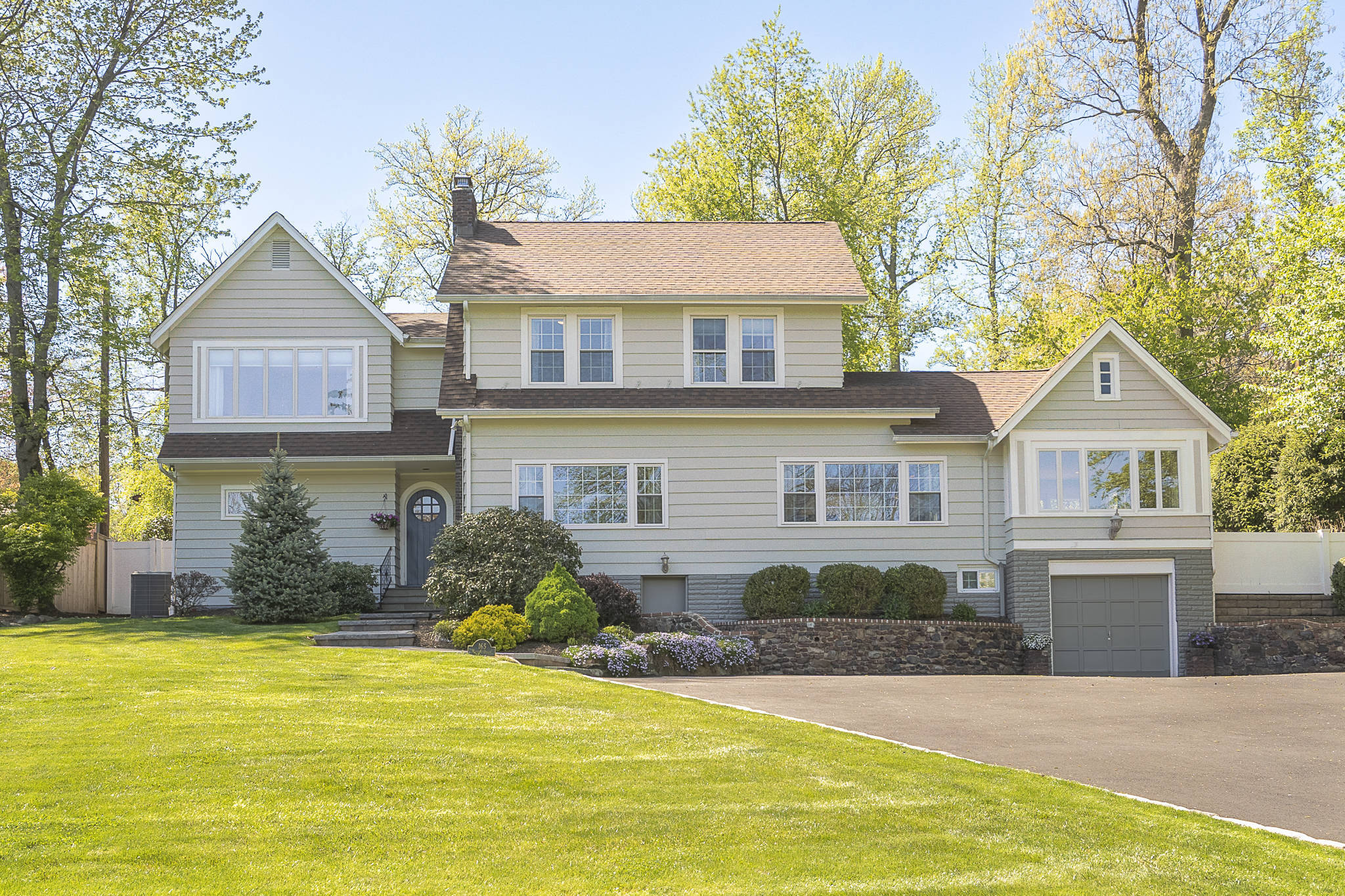 Sprawling Colonial