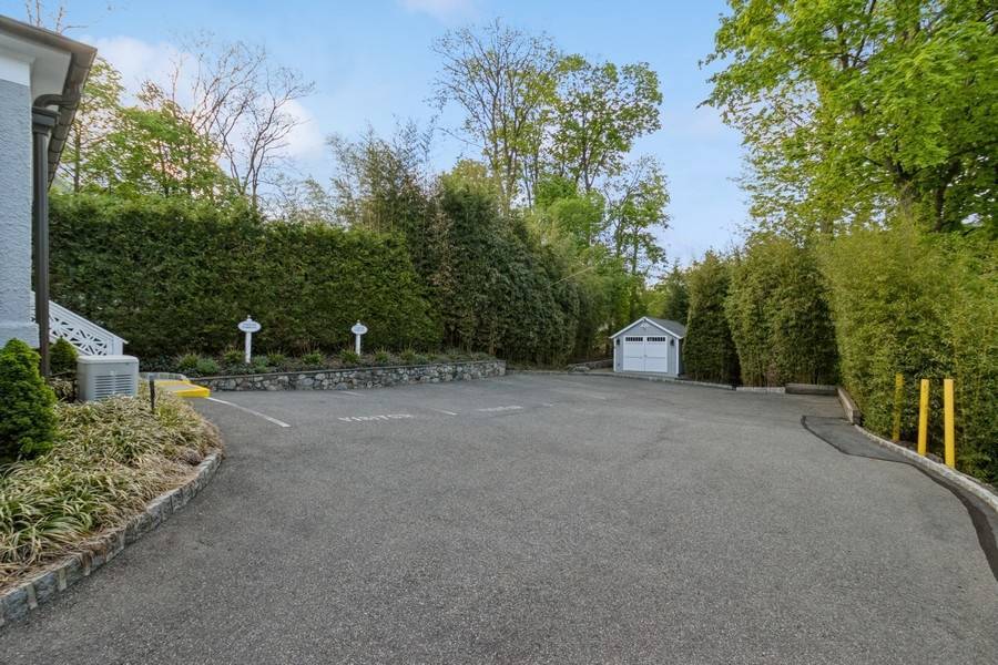 New to Market Free Standing Professional Office Building For Sale