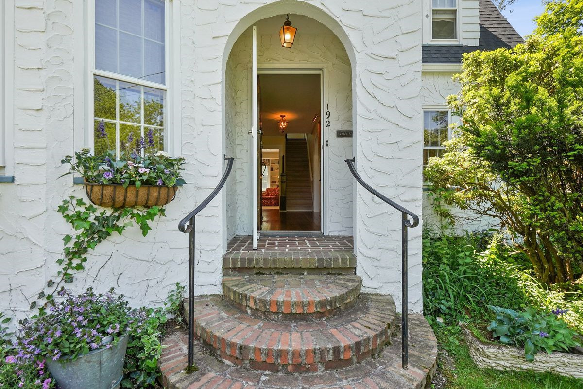 192 Kent Place Boulevard, Summit 1,100,000 Chatham, NJ Real Estate