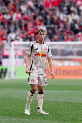Carousel image 98b920a8ec1b40eb82f0 best crop 15b3917cb0bd1dc20045 daniel edelman new york red bulls