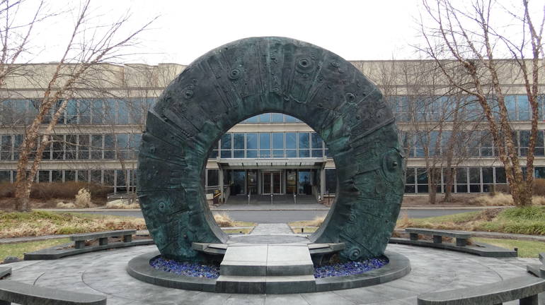 toys r us headquarters