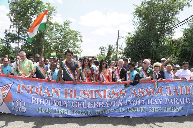 New Jersey S Indian American Community Celebrates With Parade In