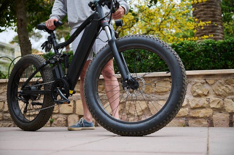 80 mph electric bicycle Fat Tire Bike For Adults With 28 Top Speed, 48V Power, And Mile Range, 7 Speed Gear, Front And Rear Suspension, Adjustable Seat For the 750W rear hub motor delivers consistent OWAY Electric Bike for Adults