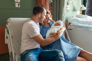 Carousel image clone 1694801 189b634e4338419a2267 familywithnewborn?v=92cc39e0ce0a2409a7a0