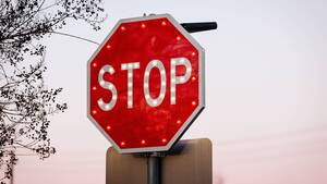 Carousel image b3c203 flashing stop sign