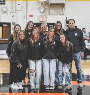 Carousel image a494c647526c787778f0 best crop ac8dc0ae7719ba53c9e9 girls volleyball