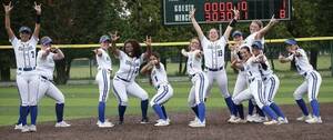 Carousel image 51617ea3d10eed539527 best crop da12a058338bc350dec5 hightstown softball team