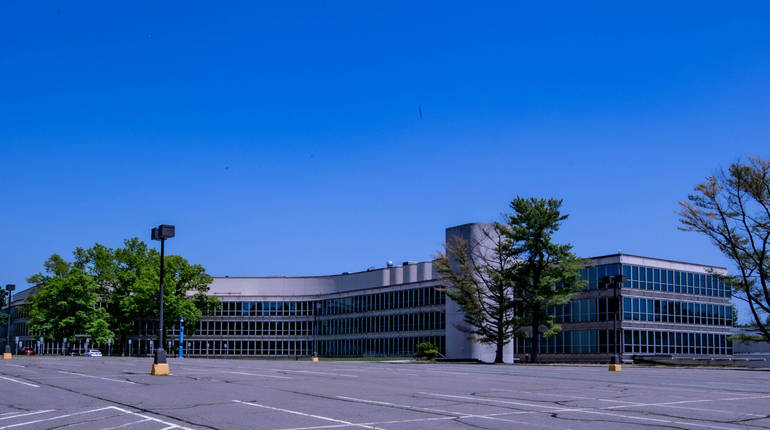 toys r us headquarters
