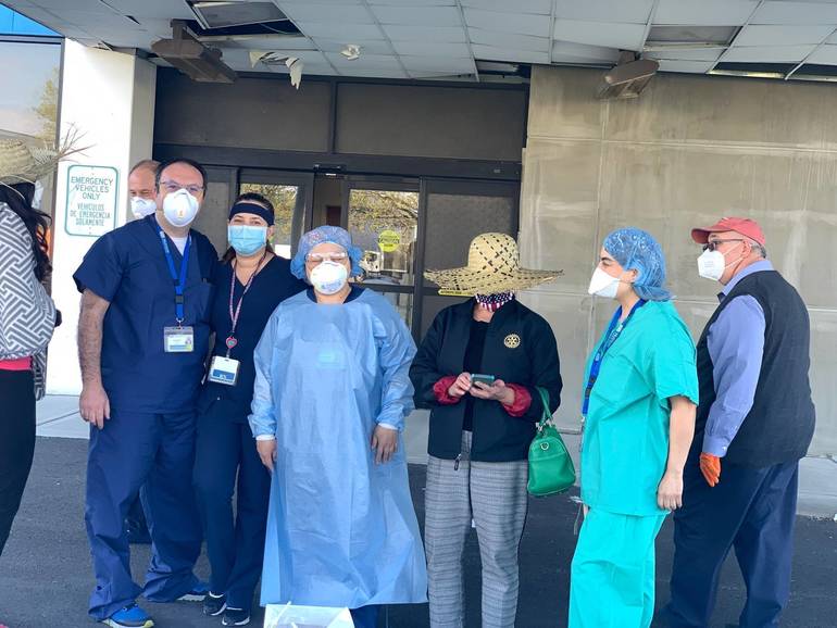 ER STAFF RECEIVING HOT MEALS