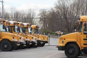 Carousel image 4fdceb6a54d61f759efe best crop 352b2a1e26dcaa550f5e best crop df3850 school buses