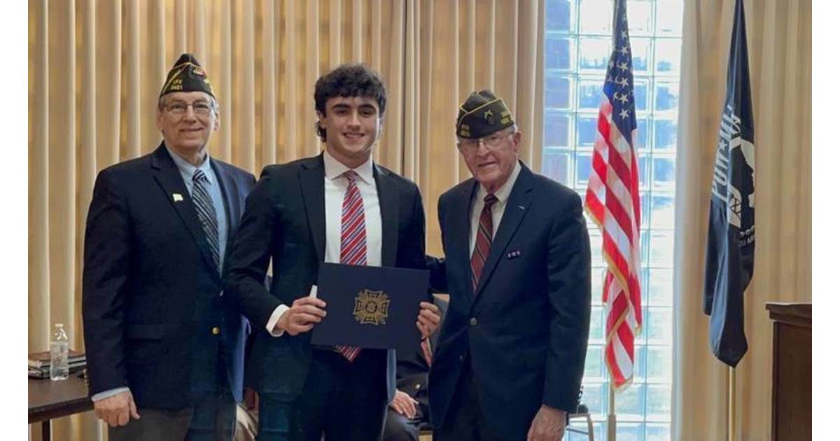 Morris Plains VFW Honors Essay and Teacher of the Year Contest Winners