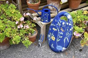 Carousel image e6ad374880d784476e88 best crop aa84f76af5681b863c8f best crop f840148d398fed03b085 kneeler watering can pruner photo credit burgon and ball