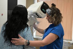 Carousel image ef22e5093eb7ad143957 best crop 33493fbb7680fcb8899d mammogram