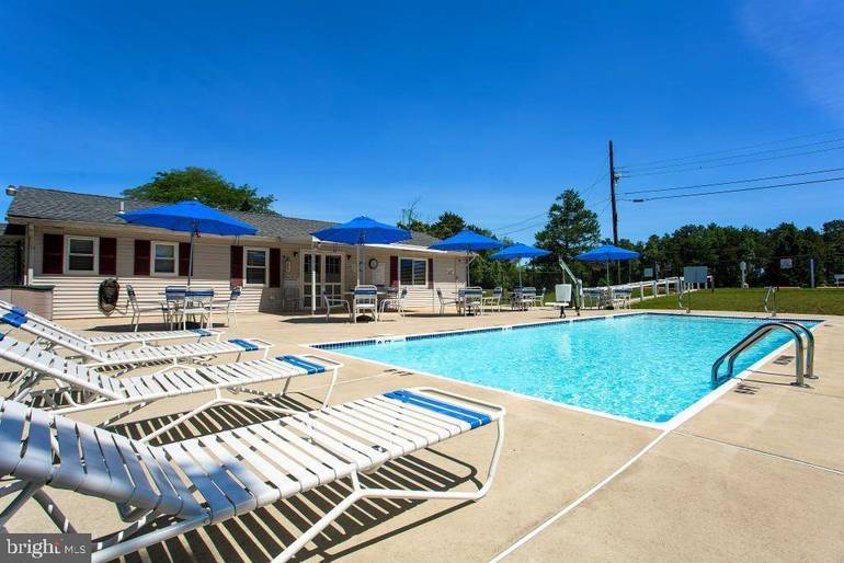PInewood Estates Active Adult Community Barnegat/Waretown, NJ Real