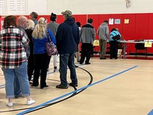 Carousel image d69d0694f9497900b6cf 68784ada6410d6a4318b people waiting to vote