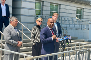 Carousel image 32257d95beaf59f7c048 best crop d39dcfbf5ae7016b20ec ras baraka announces suit