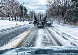 Carousel image 5db60b9983599f7f9d17 best crop 9a73601b56b5698d4b7a road salt stock image