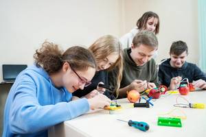 Carousel image a1a10deb06fdb90964a2 mini magick20240722 26077 1bmnpjk