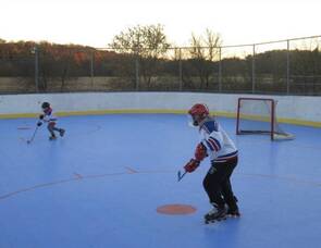 Carousel image e3be4d1ee289e099732f best crop 05f9b86beb6f5b9a1246 roller hockey