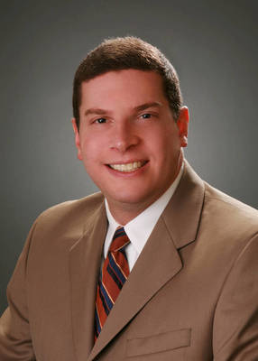 Carousel image 8268d4329c1487336499 best crop bf10d6da2450b57454c8 shapiro headshot