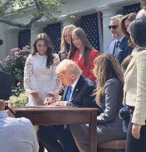 Carousel image 8040e327a6bce6cef34e best crop 477b48 rancesca ani onald rump elania rump ake t own