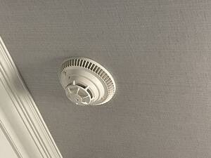 Carousel image f06a906898f081888bed 8818c8420b5714a86ed3 smoke detector