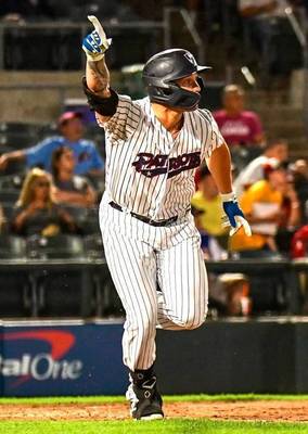 Carousel image 112e9779dc7c851d3f4e best crop c969258c8e7e83c4c0f3 sompixpatselijahdunhamplayeroftheweek