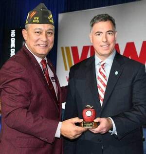 Carousel image 9d944bb8dd5bda9ff517 best crop 5e11b757f3688582551f sompixscvthsedgrafteacheroftheyear