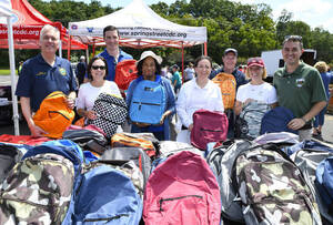 Carousel image aacad77c5e28b42afb43 best crop 8e90f6ea1753e3b8a3f6 table of hope backpack 23 204