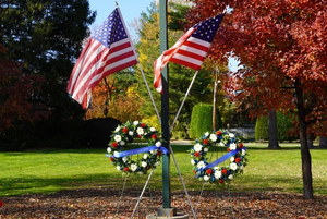 Carousel image 012c1f733bee07d9dc7a veterans day wreaths