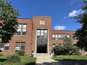 Carousel image 2bc5e1 estfield igh chool