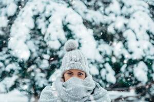 Carousel image clone 1705682 357d7f93fe7bde313204 womanincoat?v=cddaf17bca79b5ac9bfc